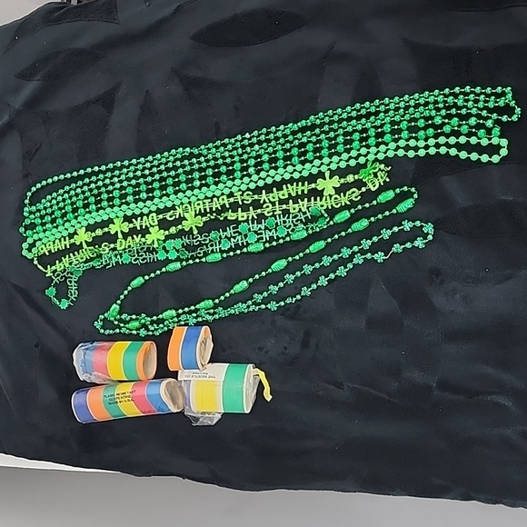 St Patrick's Party Pack Beads and streamers - Picture 7 of 8